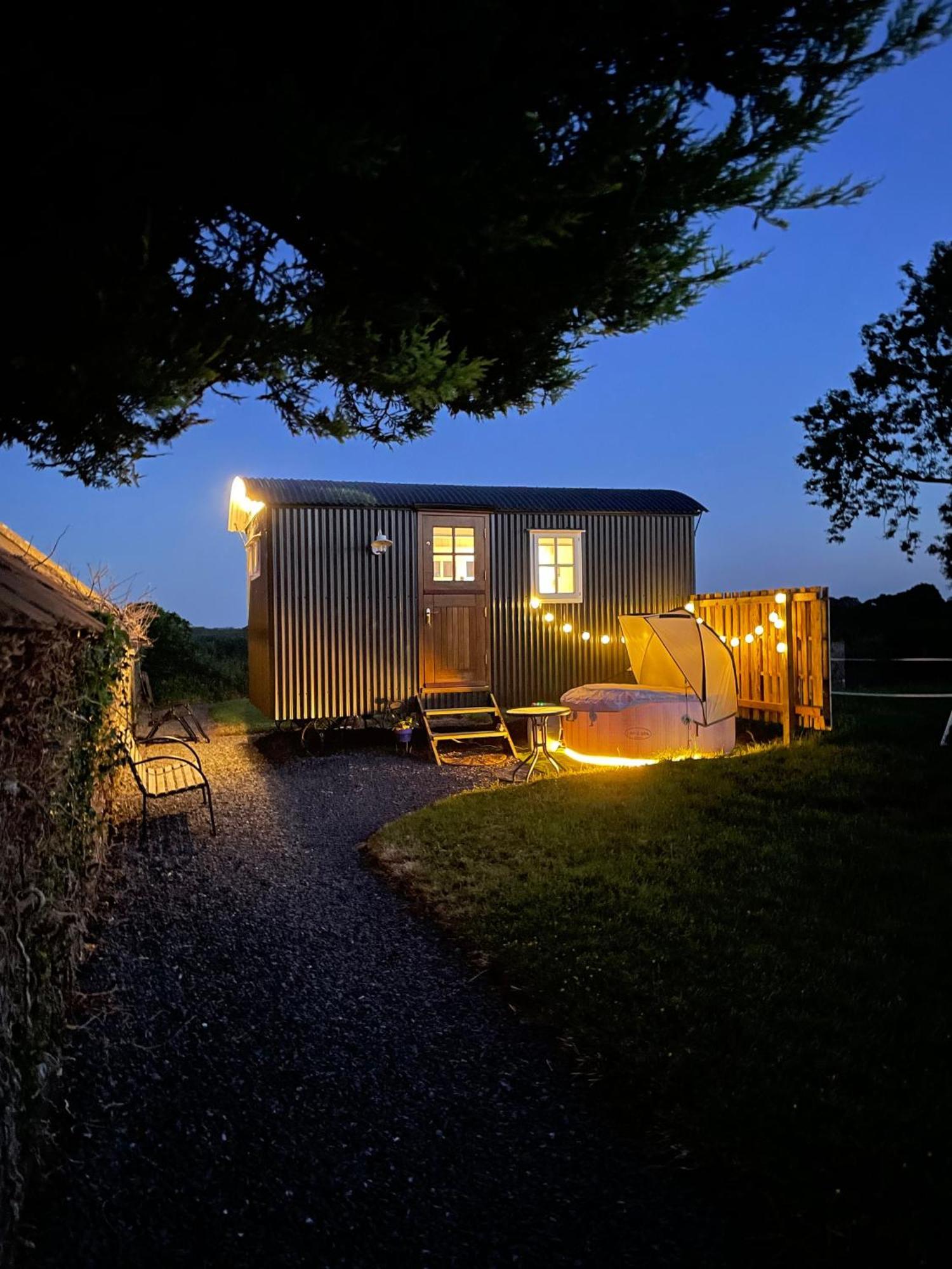 Sheelin Huts Blue, Hot-Tub Available From 1St April Until 1St November Villa Cavan Exterior foto